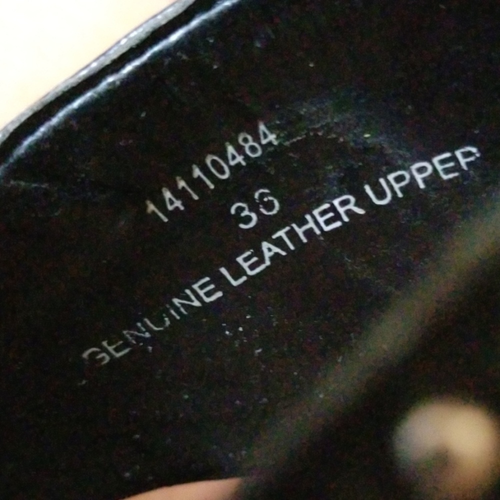 Shoes - Picture 4 of 8